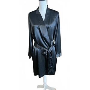 Morgan Taylor black satin robe with belt medium